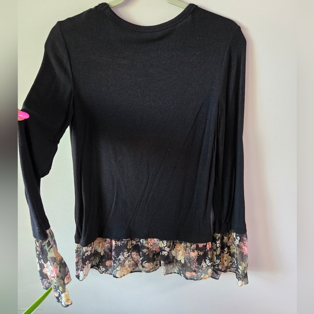 Bailey 44 Black Long Sleeve Top with Floral Chiffon Tiered Hem & Cuffs - Size Me - Picture 6 of 9